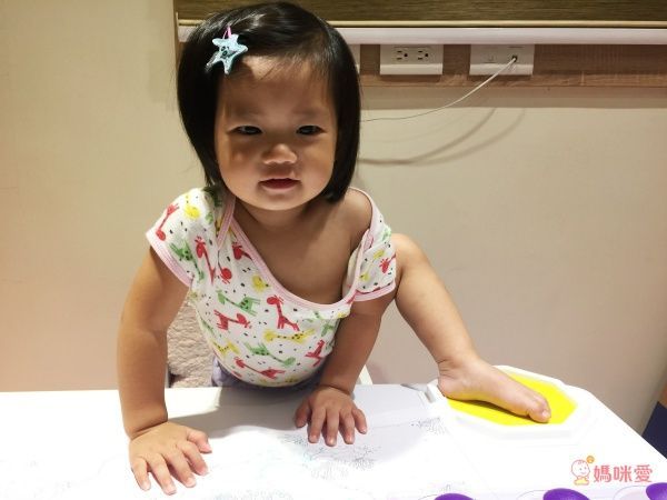 熱銷上千組【台灣製 ilovekids】可水洗八色印台、指印畫本