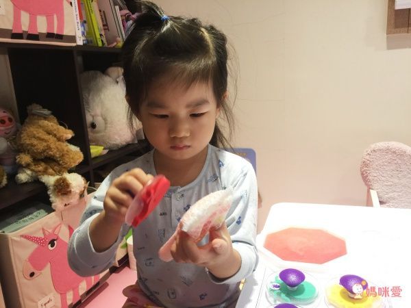 熱銷上千組【台灣製 ilovekids】可水洗八色印台、指印畫本