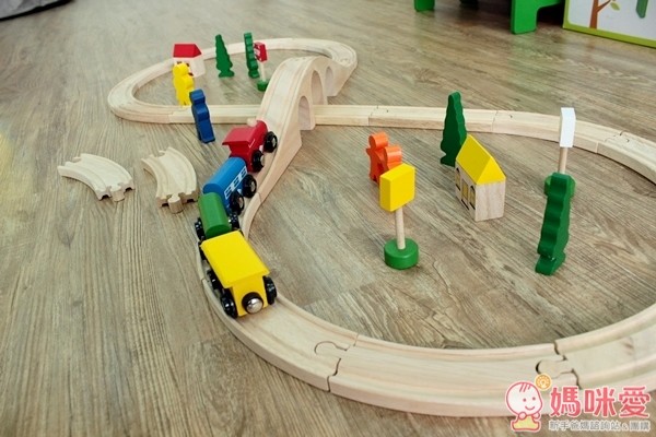 Mentari 橋墩建構火車組