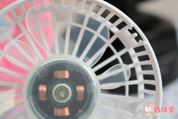 【逸奇 e-Kit 】 夏日必備沁涼電風扇