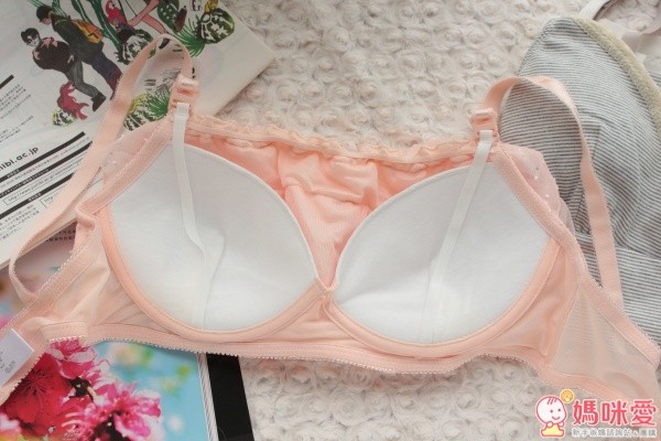 日本 Rosemadame 荷葉邊產前產後哺乳內衣