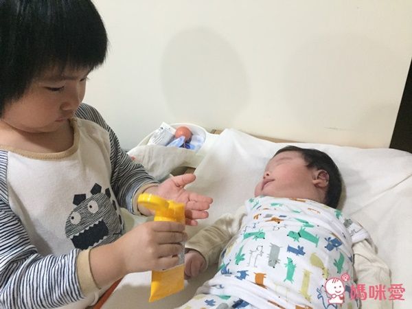 澳洲 Little innoscents 嬰樂香，嬰兒沐浴乳、按摩油