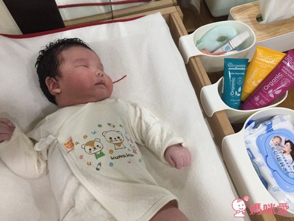 澳洲 Little innoscents 嬰樂香，嬰兒沐浴乳、按摩油