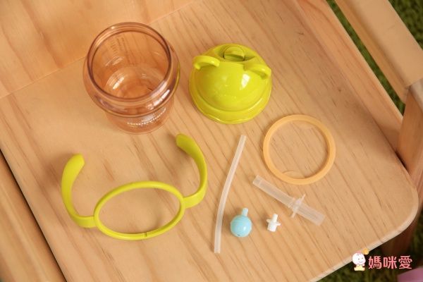 網路聲量 No.1 水杯！韓國朴蜜兒 Pomier 果汁杯 、水果棒