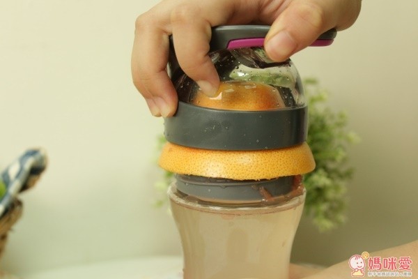 美國 Full Circle 纖檸隨手瓶有榨汁器