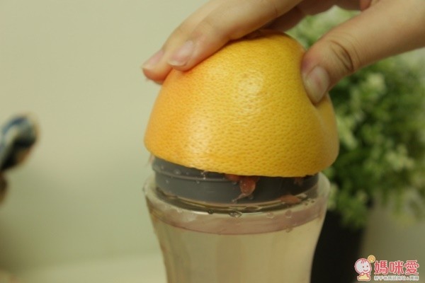 美國 Full Circle 纖檸隨手瓶有榨汁器榨葡萄柚也沒問題