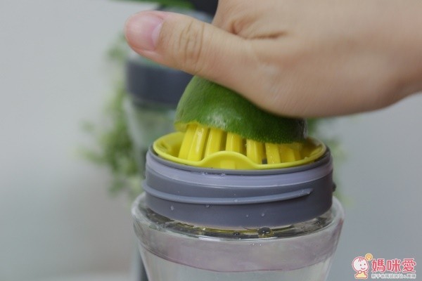 美國 Full Circle 纖檸隨手瓶有榨汁器