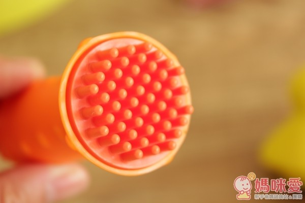 《美國 B.Toys 》感統玩具 - 鬃毛積木