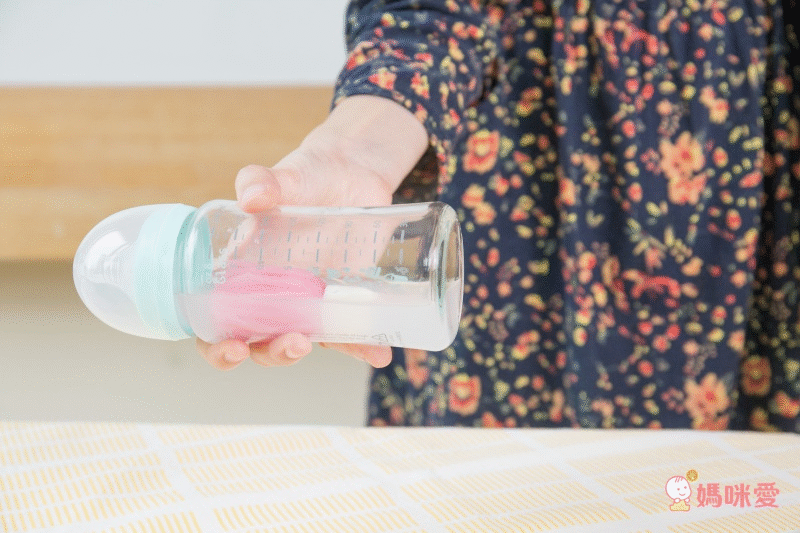 akachan honpo - 搖一搖奶瓶刷-粉紅色