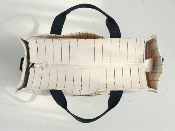 韓國 Conitale - 大容量多隔層媽媽包/推車收納袋-線條杏 (35X28X15cm)