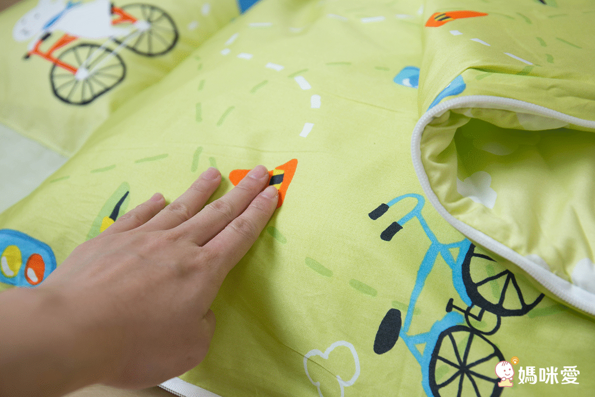 鴻宇 HongYew - 防螨抗菌100%美國棉鋪棉兩用兒童睡袋-交通樂園-1778