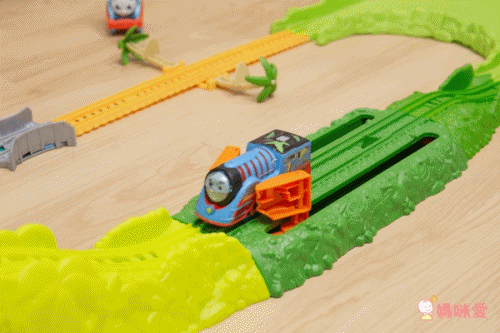 【Thomas 湯瑪士小火車】 滿299元即贈電影 DVD！