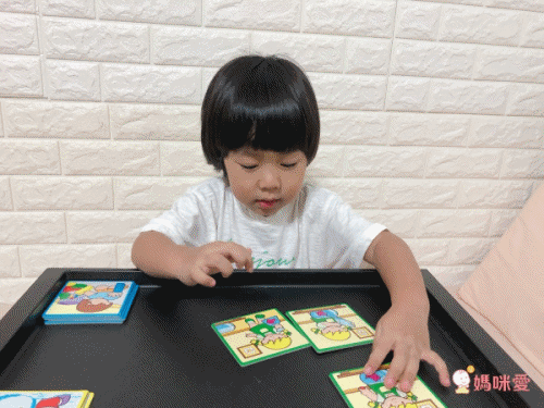 西班牙Akros - 時間順序遊戲卡: 妮塔和佐拉