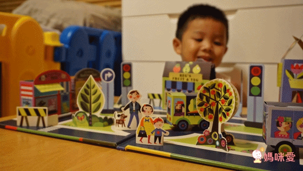 My Town (Make Your Own Model) 手作娃娃屋遊戲書