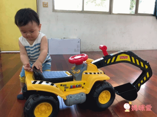學步期的好夥伴!❤ 費雪 騎乘玩具車/鋼琴車/挖土機