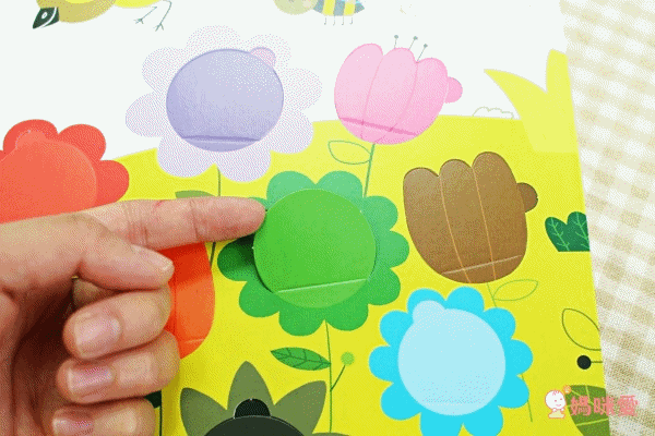 適合0-3歲的超酷觸覺體驗!多種材質、新奇觸感❤️變色洗澡書,收服抗拒洗澡的孩子!