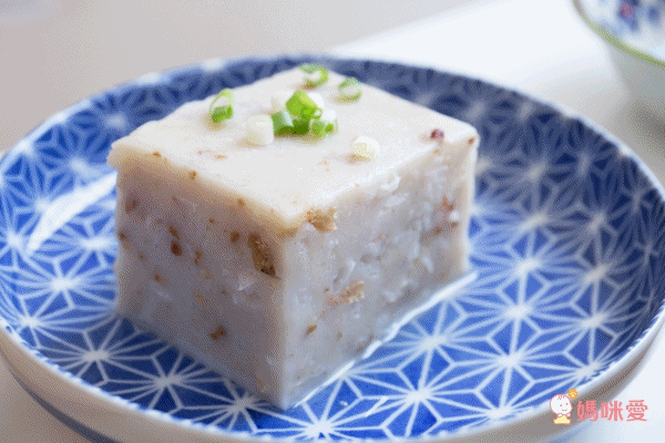 人氣港式點心【新葡苑】大廚蘿蔔糕、小豬流沙包 ✦ 超值優惠價，現買現賺！