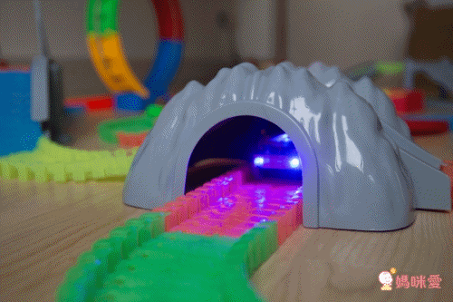 BQOCH - 【兒童益智玩具】電動夜光軌道車 交叉道路過山洞款 (151pcs)