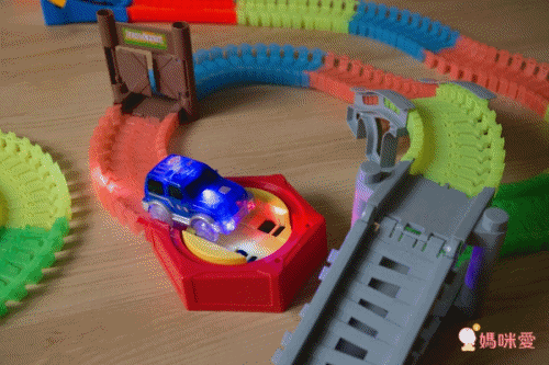 BQOCH - 【兒童益智玩具】電動夜光軌道車 交叉道路過山洞款 (151pcs)