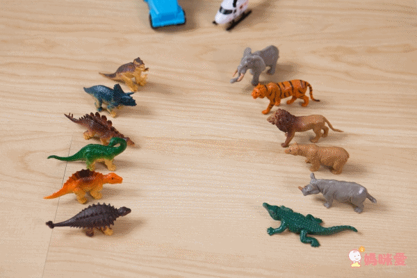 降價優惠中♬一咖直接帶著走✌收納大車～最多可放 26 台小車✌ CP值超高！