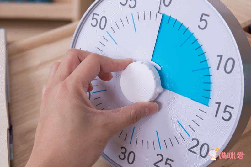 【日本SONiC 】一秒挺胸直腰！兒童學習椅墊Ｘ專注力時鐘新登場