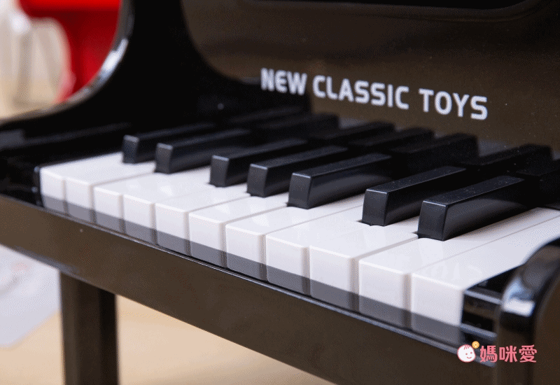 荷蘭 New Classic Toys - 幼兒18鍵三角鋼琴玩具