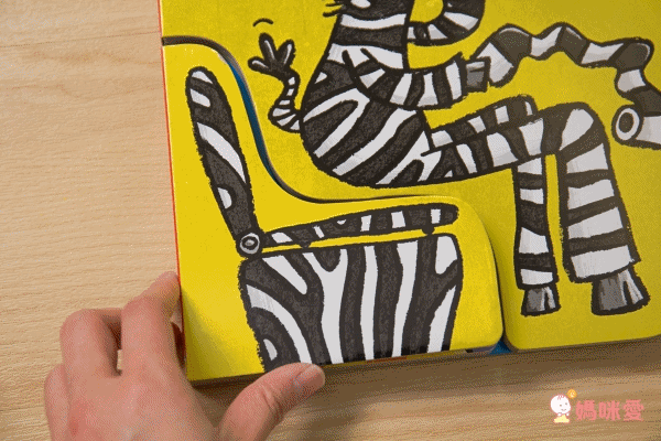 孩子超愛音效書單本160元❤ 1歲起英文遊戲操作書！玩到跟著節奏搖擺囉♫