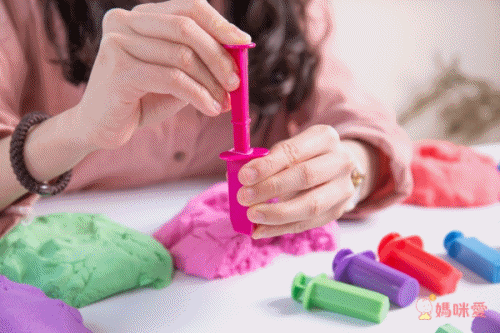 大人小孩都瘋狂的遊戲沙【瑞典 Mad Mattr】動力沙黏土