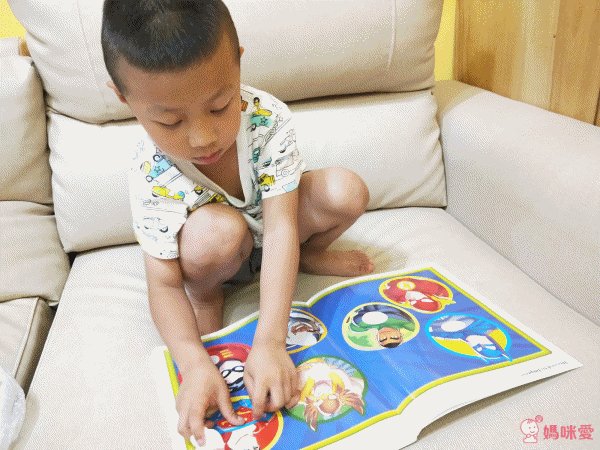 【超級英雄/蜘蛛人 貼紙書】熱愛英雄的男孩不能錯過☞大量貼紙與趣味題型 盡情當個小小英雄