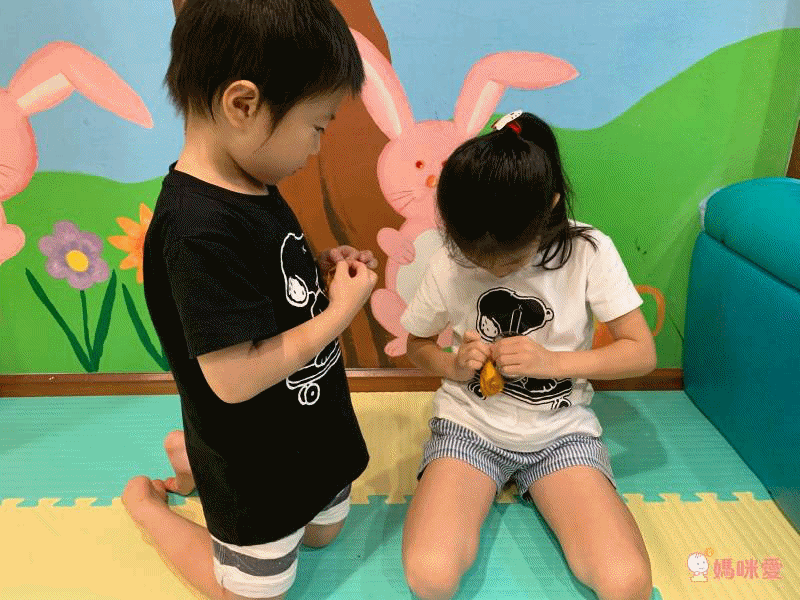 ★百萬父母最有共鳴的教養經典書★ 0~3歲給對愛就不怕寵壞♥ 3~6歲做對管教不打不罵孩子更聽話