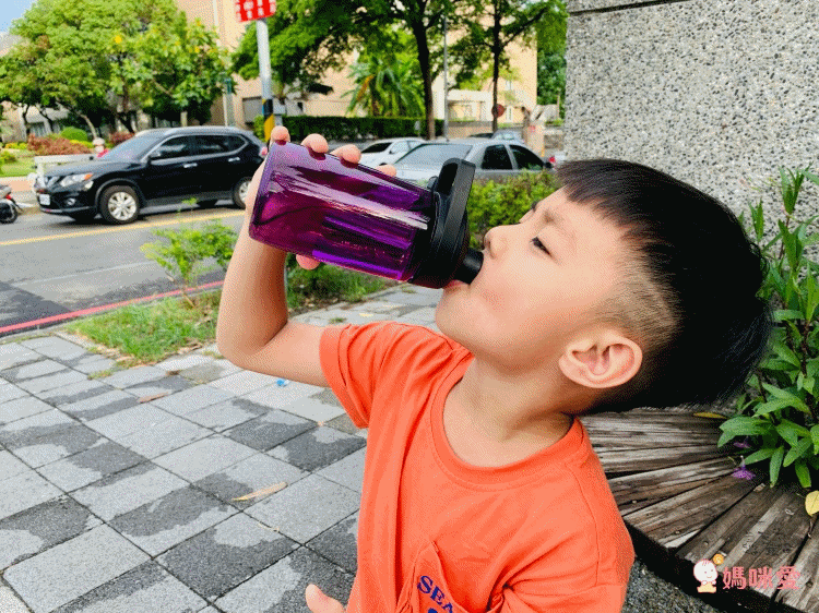 CamelBak - CHUT MAG 戶外運動直飲水瓶-炭黑 (600ml)