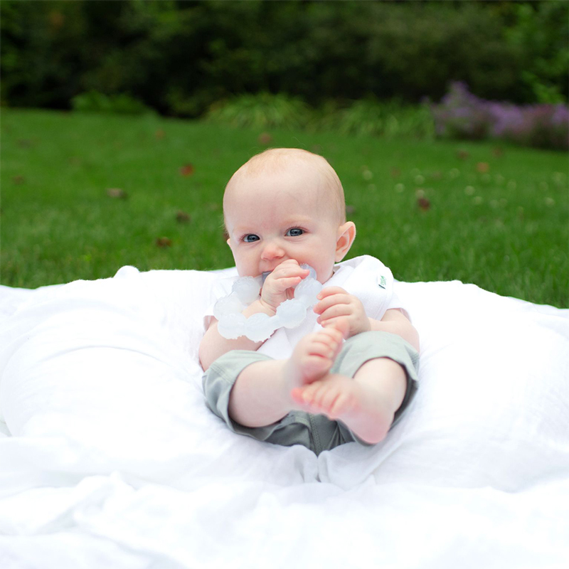 美國 green sprouts - 小綠芽食品等級環狀食品安全等級矽膠固齒器-霧面手項鍊造型