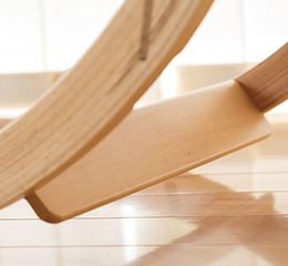 日本 farska - 實木陪伴成長椅│一生モノの椅子-珊瑚紅