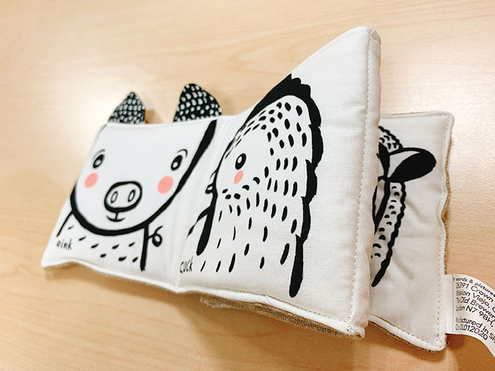 Friendly Faces: On the Farm 寶寶第一本床圍農場布書