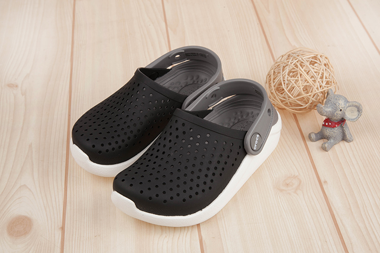 Crocs卡駱馳Literide黑色兒童布希鞋