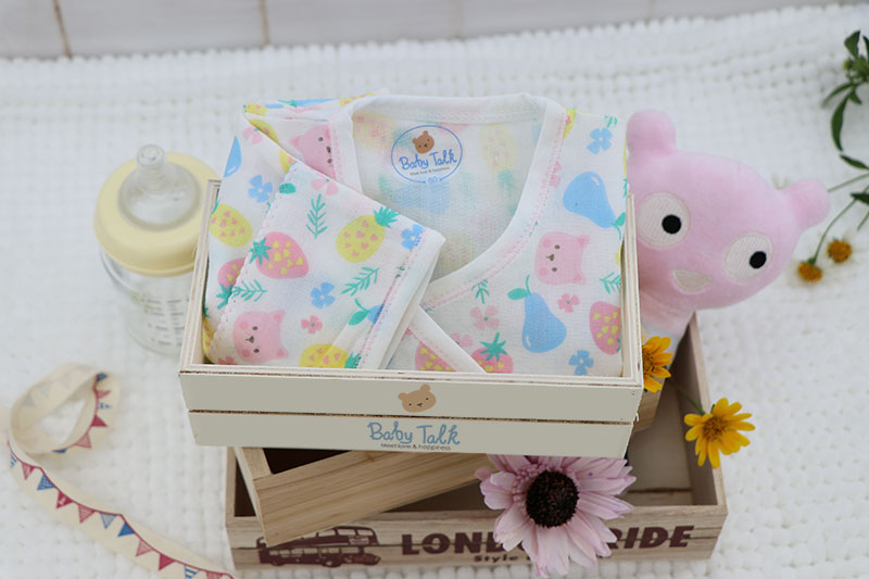 BABY TALK - 100%台灣精梳棉製成新生兒反折護手紗布肚衣-繽紛水果貓 (60cm)