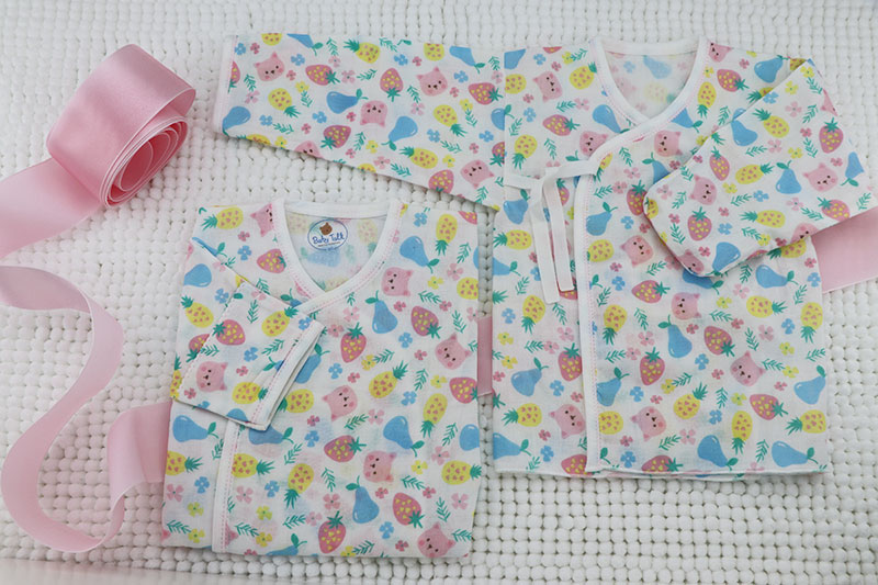 BABY TALK - 100%台灣精梳棉製成新生兒反折護手紗布肚衣-繽紛水果貓 (60cm)