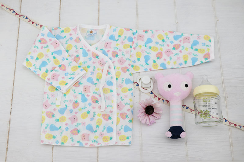 BABY TALK - 100%台灣精梳棉製成新生兒反折護手紗布肚衣-繽紛水果貓 (60cm)