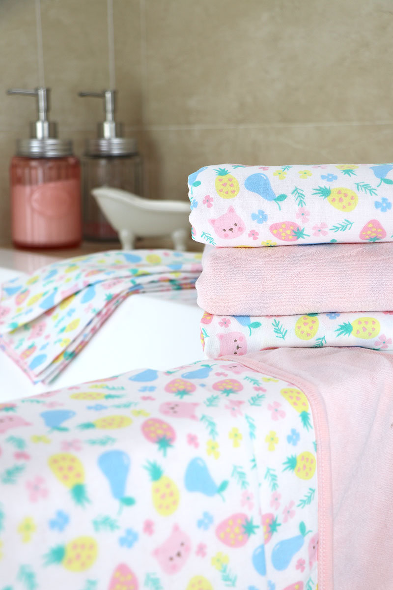 BABY TALK - 100%台灣精梳棉新生兒雙面大浴巾單入-繽紛水果貓 (75cmx90cm)