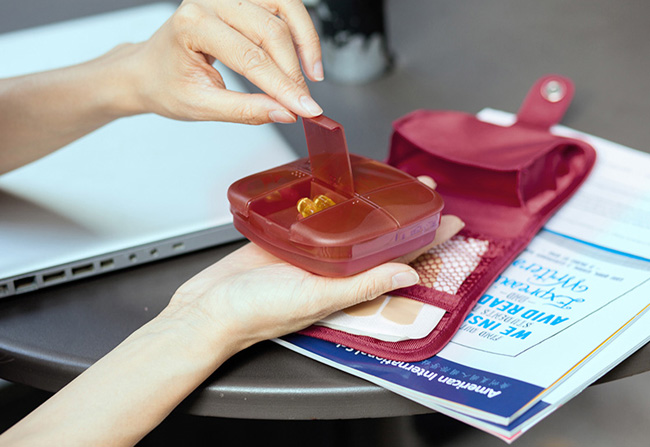 M Square - 旅行隨身藥盒急救包-十字紅