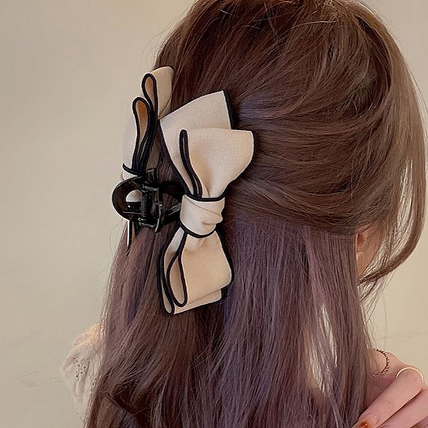 氣質復古絨面大蝴蝶結抓夾-米色