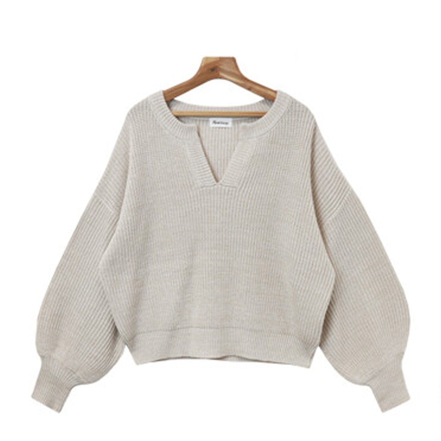 修身小V領飛鼠袖針織上衣-米-6001341