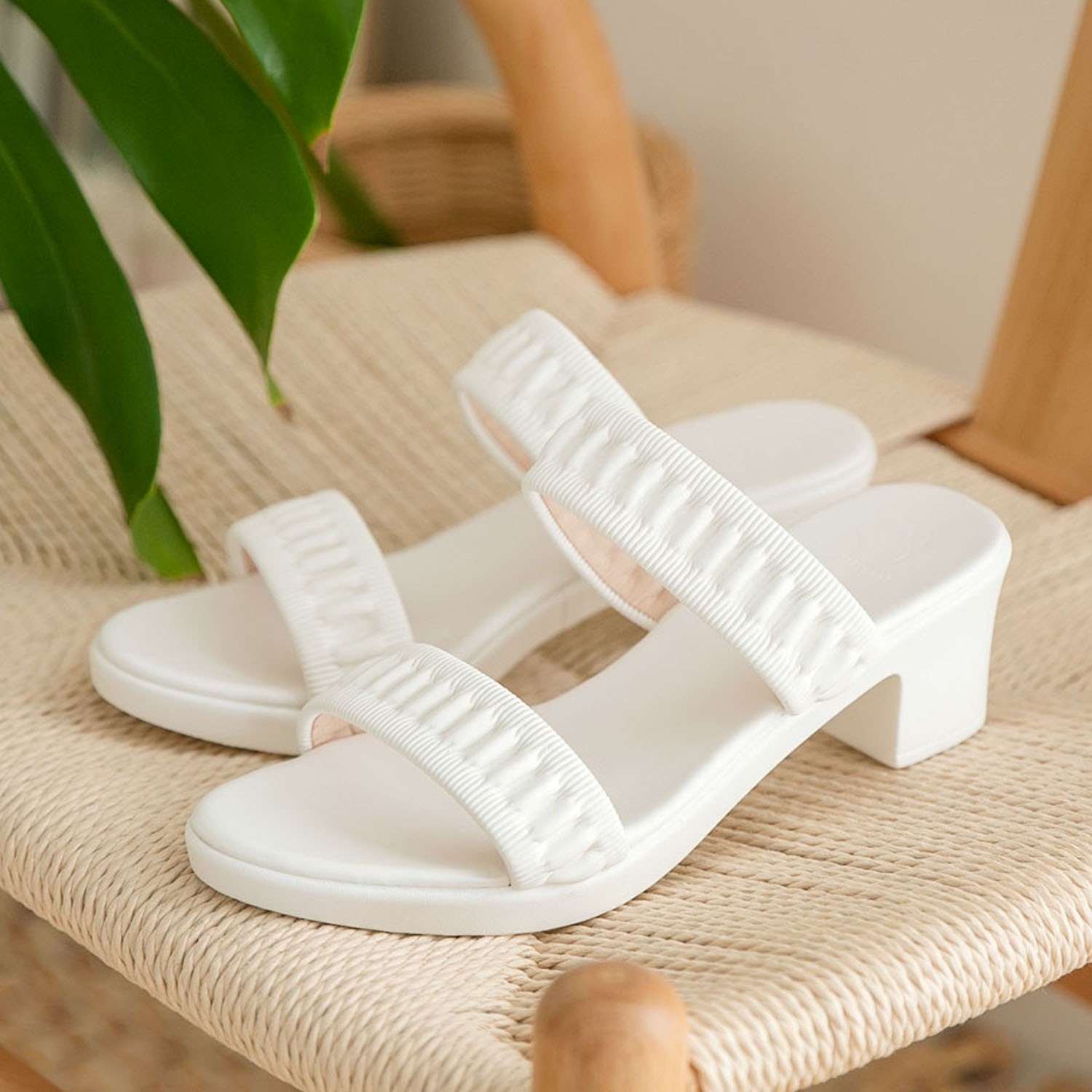 彈力帶設計高跟拖鞋(6cm)-白 (22.5)