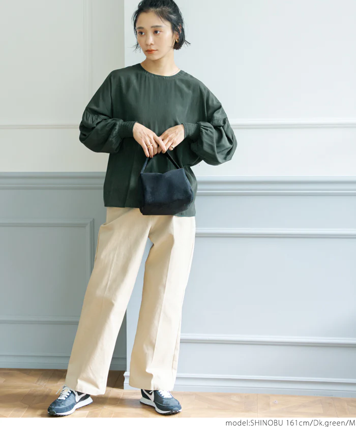 日本 COCA - 嫘縈混柔軟泡泡袖上衣-橄欖綠