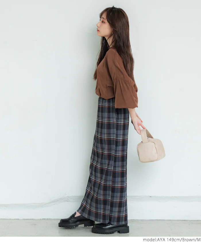 日本 COCA - 嫘縈混柔軟泡泡袖上衣-橄欖綠