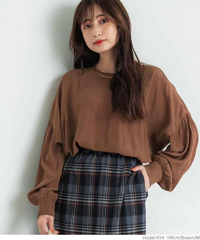 日本 COCA - 嫘縈混柔軟泡泡袖上衣-橄欖綠