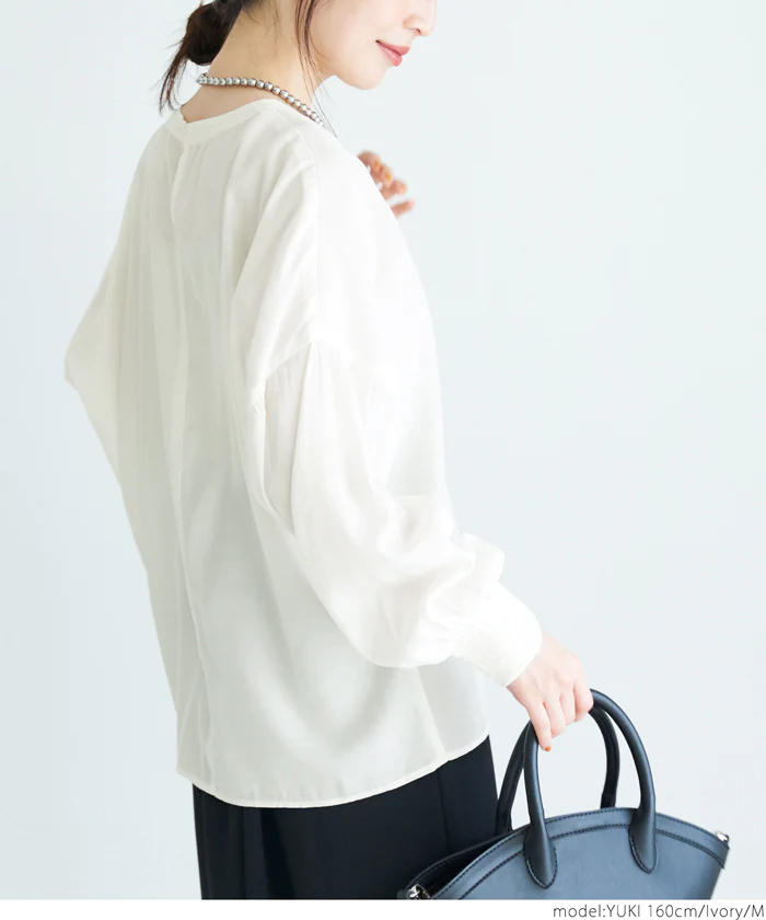 日本 COCA - 嫘縈混柔軟泡泡袖上衣-橄欖綠