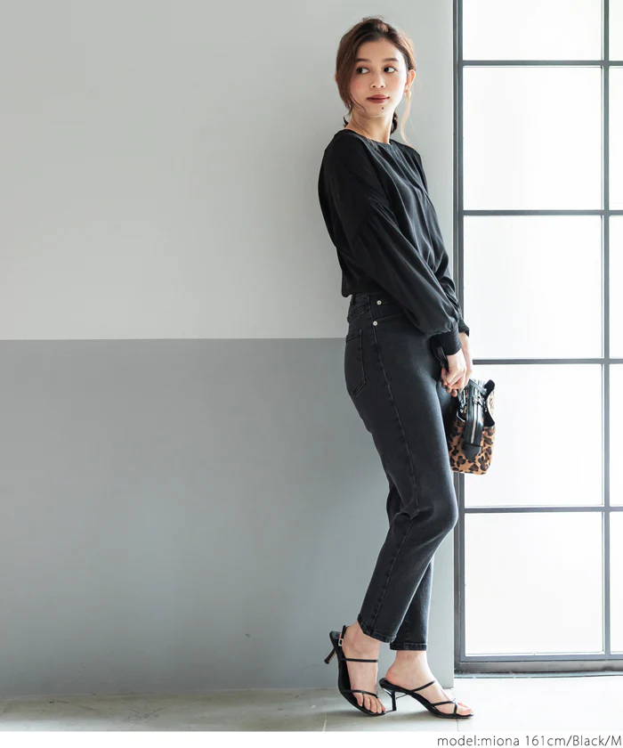 日本 COCA - 嫘縈混柔軟泡泡袖上衣-橄欖綠