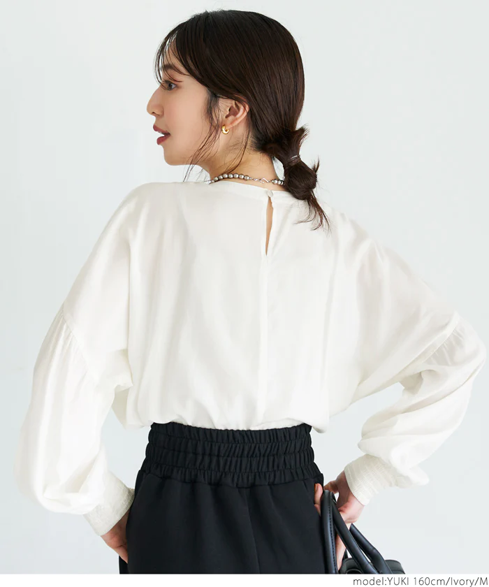 日本 COCA - 嫘縈混柔軟泡泡袖上衣-橄欖綠