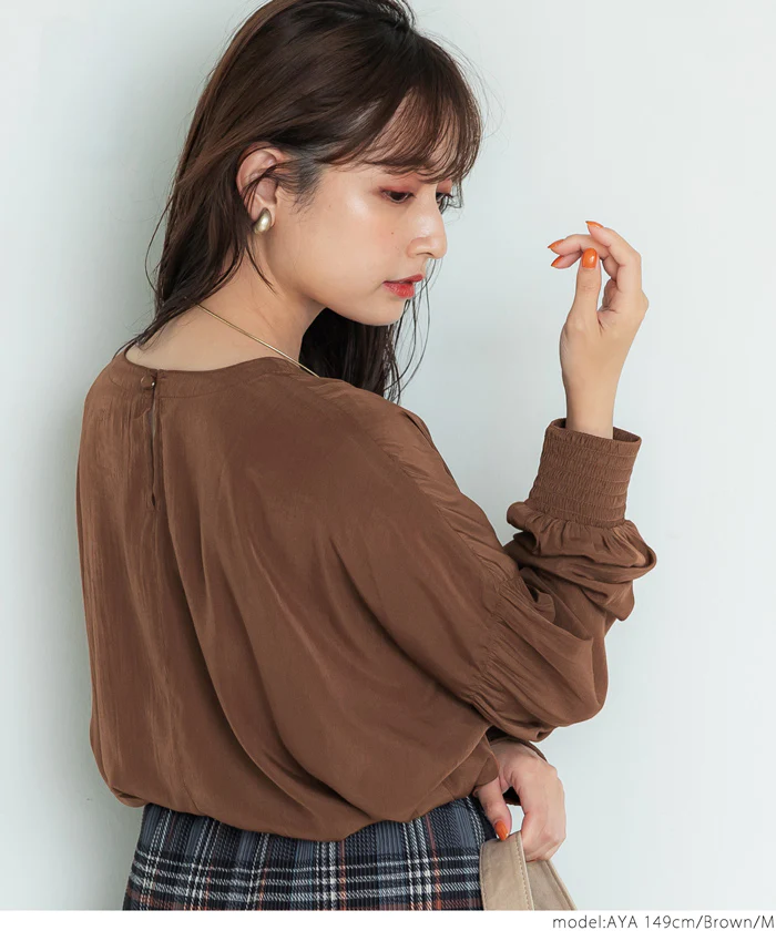 日本 COCA - 嫘縈混柔軟泡泡袖上衣-橄欖綠